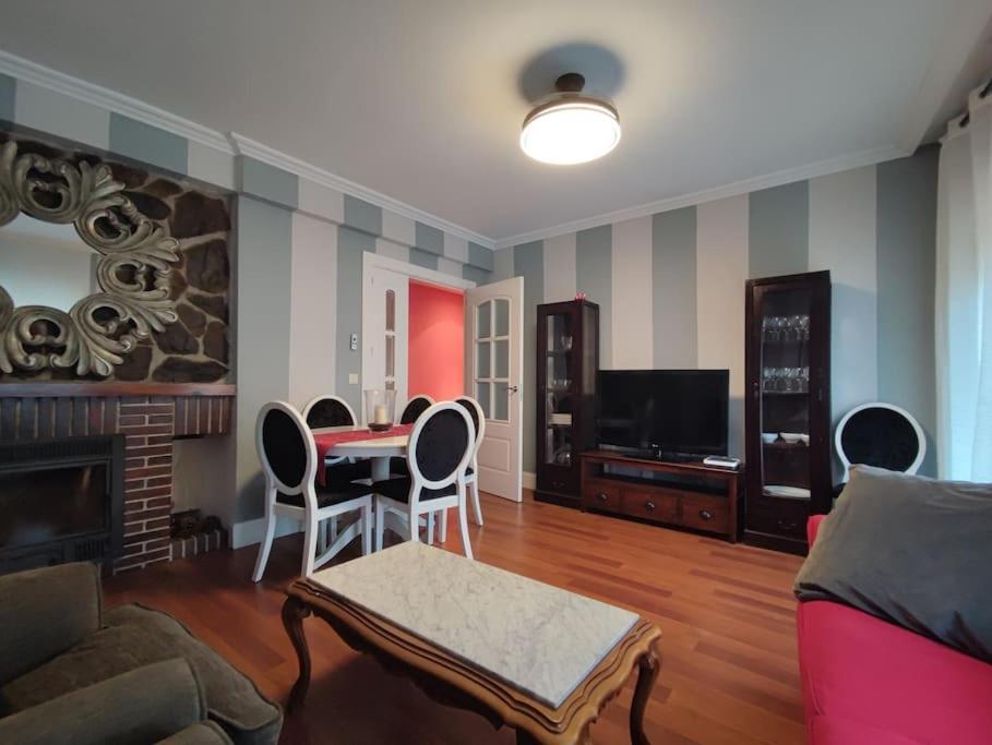 Casa Perulo Apartment Mombeltran ภายนอก รูปภาพ